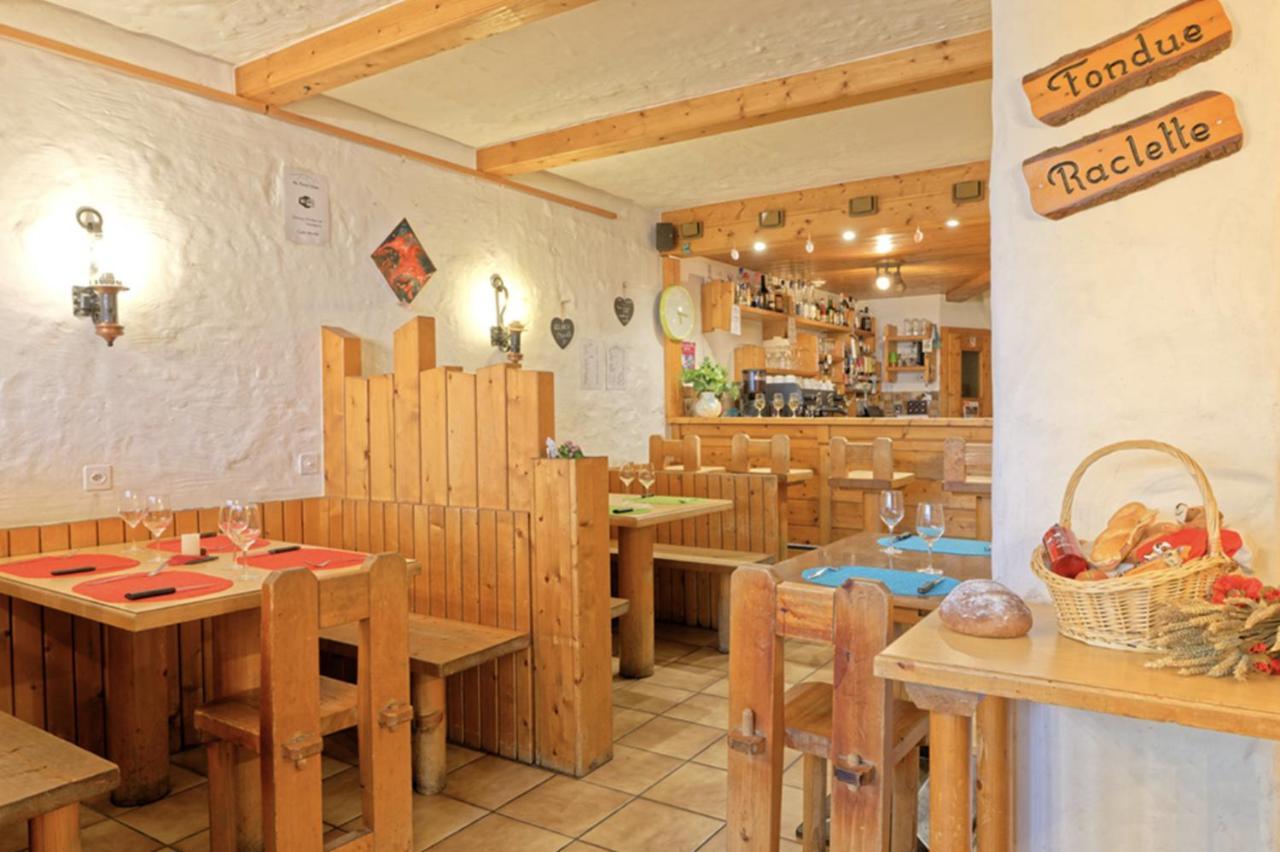 Petit Velan - Coworking & Coliving Hostel Bourg Saint Pierre Bagian luar foto
