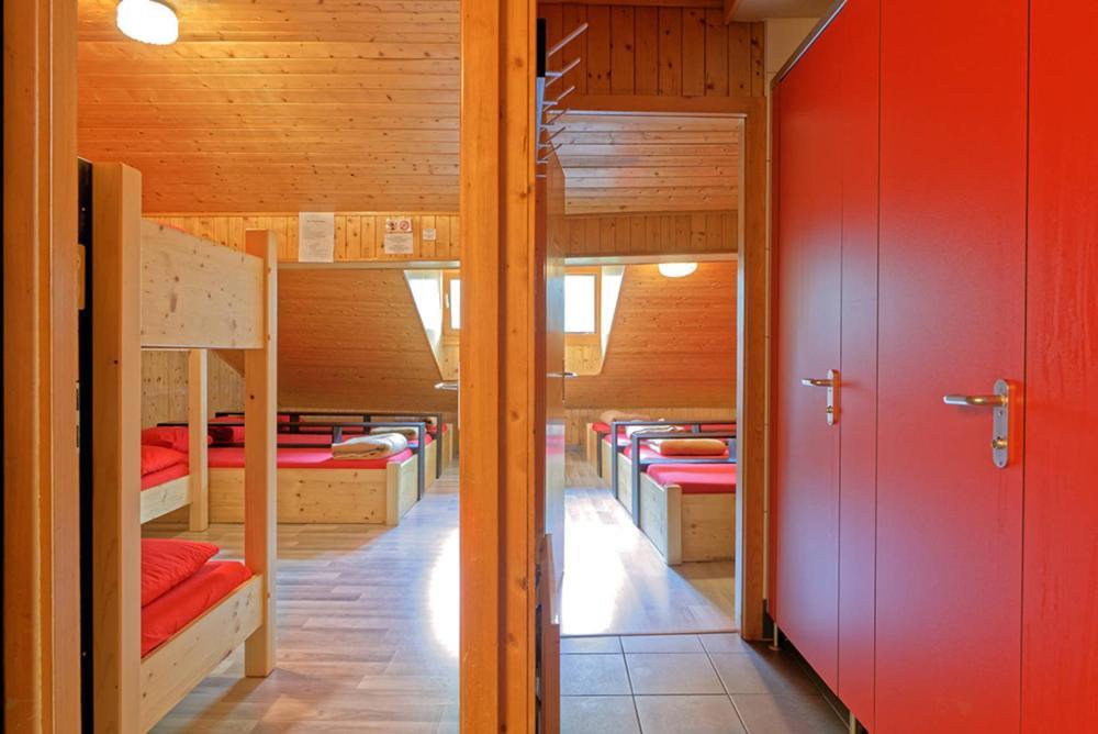 Petit Velan - Coworking & Coliving Hostel Bourg Saint Pierre Bagian luar foto