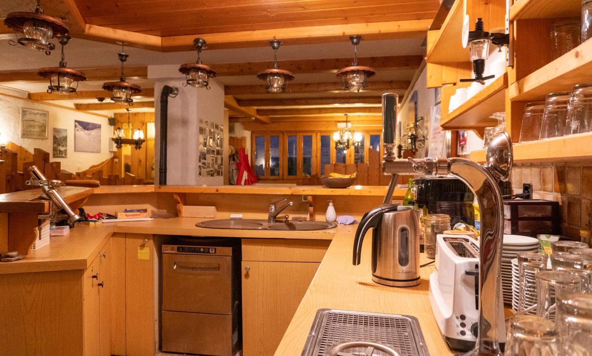 Petit Velan - Coworking & Coliving Hostel Bourg Saint Pierre Bagian luar foto