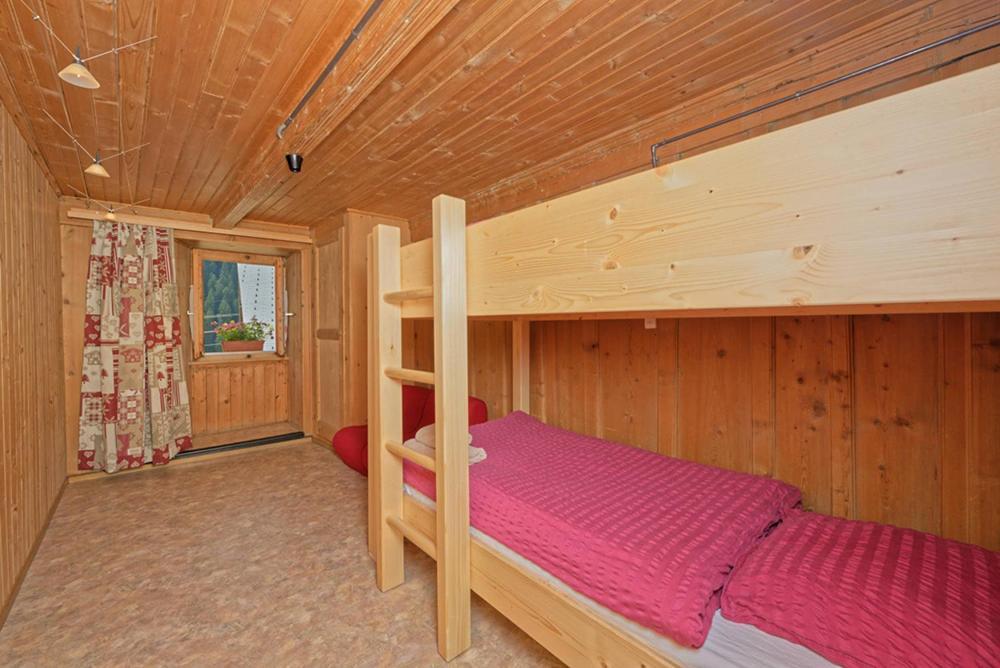 Petit Velan - Coworking & Coliving Hostel Bourg Saint Pierre Bagian luar foto